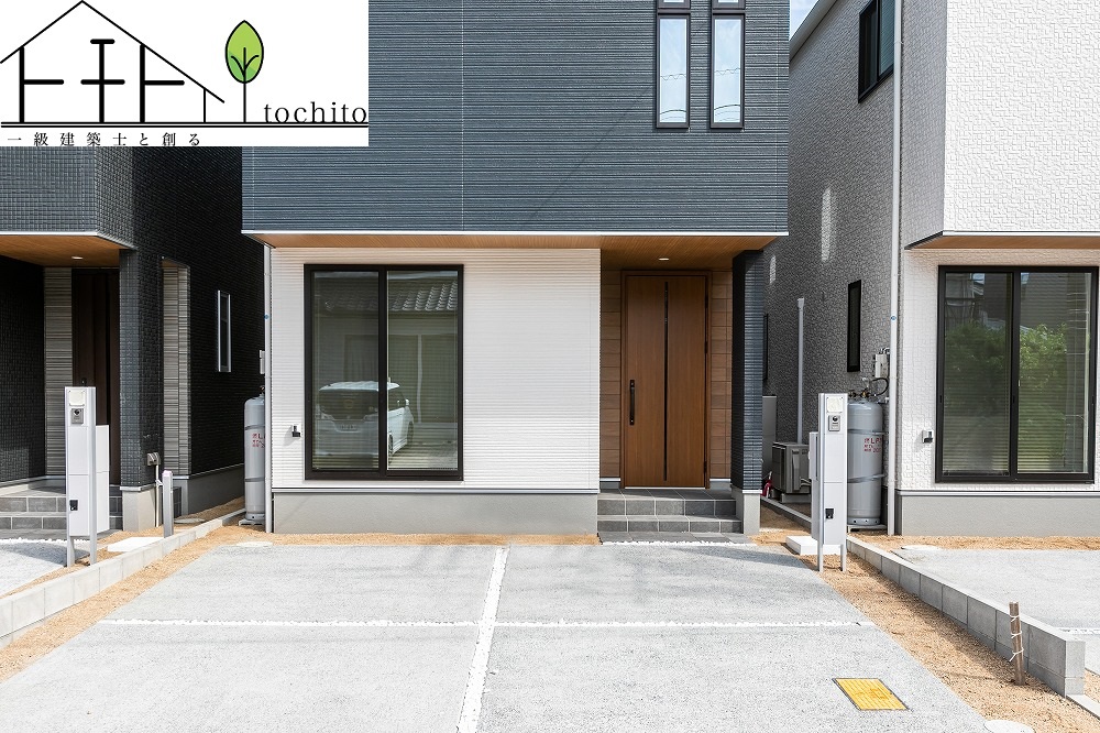 住まいの顔となる玄関は、スタイリッシュで、落ち着きと華やぎに満ちた空間。