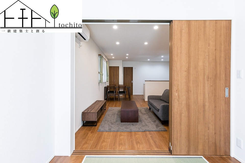 リビングの続き間の和室は、扉を開けばリビングの一体空間として、閉めれば個室としてもお使い頂けます。
